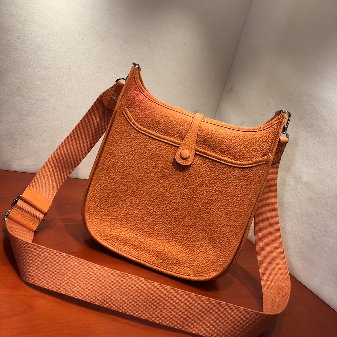 Hermes Evelyne III 29 PM Shoulder Bag In Orange Clemence Leather